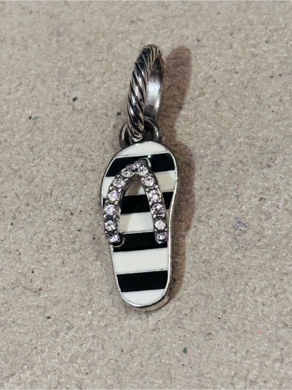 🆕Listing! Brighton Flip Flop charm Black & white stripes Crystal accents Retired